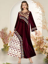 Load image into Gallery viewer, Fashion Arabian Gold Thread Embroidery Muslim Casual Jacquard Stitching Velvet Large Swing Dress Fashion Kaftan Islamic Clothing