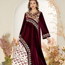 Load image into Gallery viewer, Fashion Arabian Gold Thread Embroidery Muslim Casual Jacquard Stitching Velvet Large Swing Dress Fashion Kaftan Islamic Clothing