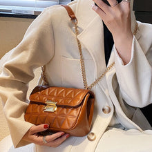 Load image into Gallery viewer, Lingge Small PU Leather Flap Crossbody Bags for Women 2022 Hit Women's Luxury Branded Trending Chain Shoulder Handbags
