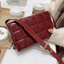 Load image into Gallery viewer, Luxury Women's Shoulder Bags Weave Leather Flap Bag For Women 2020 New Brand Designer Handbags Thick Chain Crossbody Bags Female