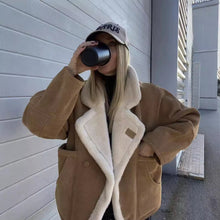 Load image into Gallery viewer, Fashionable Warm Vintage Lamb Wool Baggy Coat Women