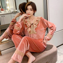 Load image into Gallery viewer, 2021 Autumn Winter Gold Velvet Sexy Leopard Lace V-neck Pajama Set for Women Long Sleeve Sleepwear Homewear Pijama Mujer Clothes