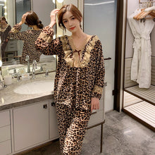 Load image into Gallery viewer, 2021 Autumn Winter Gold Velvet Sexy Leopard Lace V-neck Pajama Set for Women Long Sleeve Sleepwear Homewear Pijama Mujer Clothes
