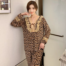 Load image into Gallery viewer, 2021 Autumn Winter Gold Velvet Sexy Leopard Lace V-neck Pajama Set for Women Long Sleeve Sleepwear Homewear Pijama Mujer Clothes