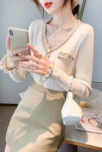Load image into Gallery viewer, 2021 Autumn and Winter New Korean Version of Small Fragrance Knit Sweater V-neck Women&#39;s Sweater Bottoming Shirt Top