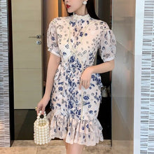 Load image into Gallery viewer, 2021 Spring French Niche Blue And White Porcelain Lady Robes Temperament Goddess Waist And Thin Puff Sleeve Floral Dress Vestido