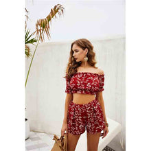 Load image into Gallery viewer, 2021 Summer New Sexy Off-Shoulder Wrapped Chest Shorts Two-Piece Fashion Print Suit
