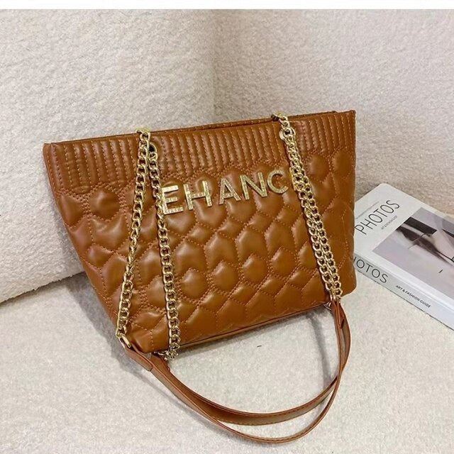 2021 new all-match messenger bag niche texture fashion shoulder bag one drop delivery