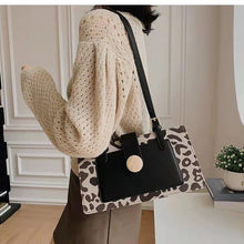 Load image into Gallery viewer, 2021 new armpit shoulder bag leopard texture messenger small square bag