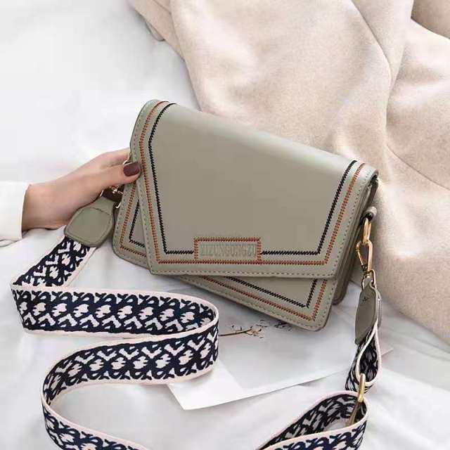 2021 new fashion texture shoulder bag large capacity lady crossbody locomotive bag