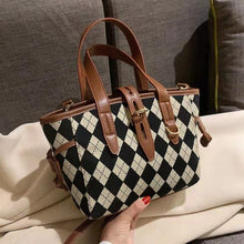 Load image into Gallery viewer, 2021 new versatile one-shoulder messenger high-quality western-style fashion handbag