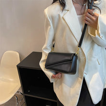 Load image into Gallery viewer, 2022 Winter New Women&#39;s Bag Fashion Shoulder Bag Casual mini Small Bag Women&#39;s Purse Crossbody Bag Zipper Women&#39;s Bag