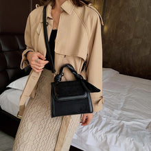 Load image into Gallery viewer, 2022 autumn and winter new style women&#39;s bags fashion casual handbags women&#39;s shoulder bags matte fabric messenger bags