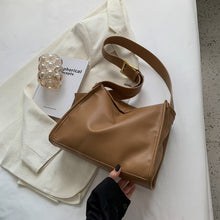 Load image into Gallery viewer, 2023 Ladies New Style Shoulder Bag Fashion Big Bag Pillow Bag Soft Leather Women Bag Solid Color Ladies Messenger Bag