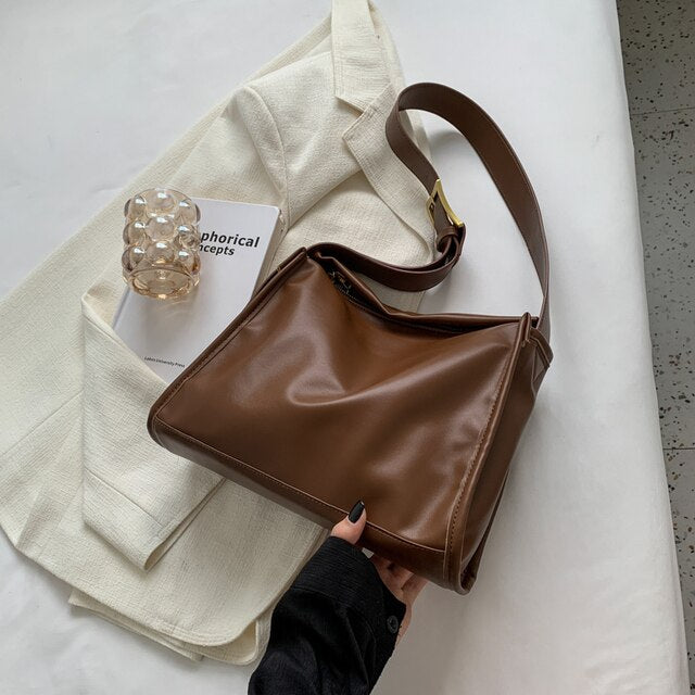 2023 Ladies New Style Shoulder Bag Fashion Big Bag Pillow Bag Soft Leather Women Bag Solid Color Ladies Messenger Bag