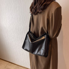 Load image into Gallery viewer, 2023 Ladies New Style Shoulder Bag Fashion Big Bag Pillow Bag Soft Leather Women Bag Solid Color Ladies Messenger Bag