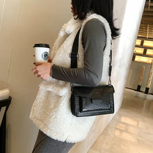 Load image into Gallery viewer, 2023 New Style Ladies Bags Mini Mobile Phone Bags Girls Fashion Square Bags Stone Pattern Messenger Bags Wide Shoulder Strap Bag