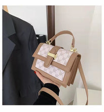 Load image into Gallery viewer, Bolsa feminina luxuosa de ombro, bolsa carteiro com aba e couro pu de alta qualidade para viagem