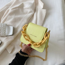 Load image into Gallery viewer, Bolsas de couro do plutônio das mulheres moda mini crossbody saco para as mulheres acrílico corrente bolsa de ombro feminina peq