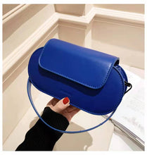 Load image into Gallery viewer, Bolsas femininas designer pequeno couro do plutônio ombro crossbody bolsas luxo 2022 baguette shopper bolsas com cinto longo