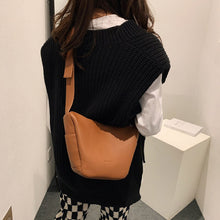 Load image into Gallery viewer, Cor sólida couro pequena balde crossbody sacos para as mulheres retro designer sacos de ombro 2022 inverno bolsas viagem luxo fe