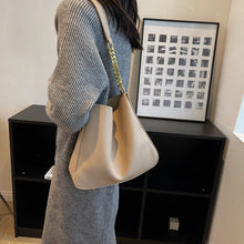 Load image into Gallery viewer, Fashion Shoulder Bags Ladies Casual Bucket Bags Luxury Designer Women&#39;s Bags Solid Color Retro Shoulder Bags Chain Bags