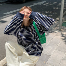 Load image into Gallery viewer, Fashion Striped Tshirt Women Simple O-neck Long Sleeve Tops Femme Casual Loose All Match Vinatge Tees Spring T Shirt 2022