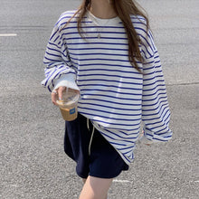 Load image into Gallery viewer, Fashion Striped Tshirt Women Simple O-neck Long Sleeve Tops Femme Casual Loose All Match Vinatge Tees Spring T Shirt 2022