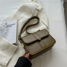 Load image into Gallery viewer, Fashion retro messenger bag ladies messenger bag casual small bag autumn and winter new shoulder mobile phone bag mini bag