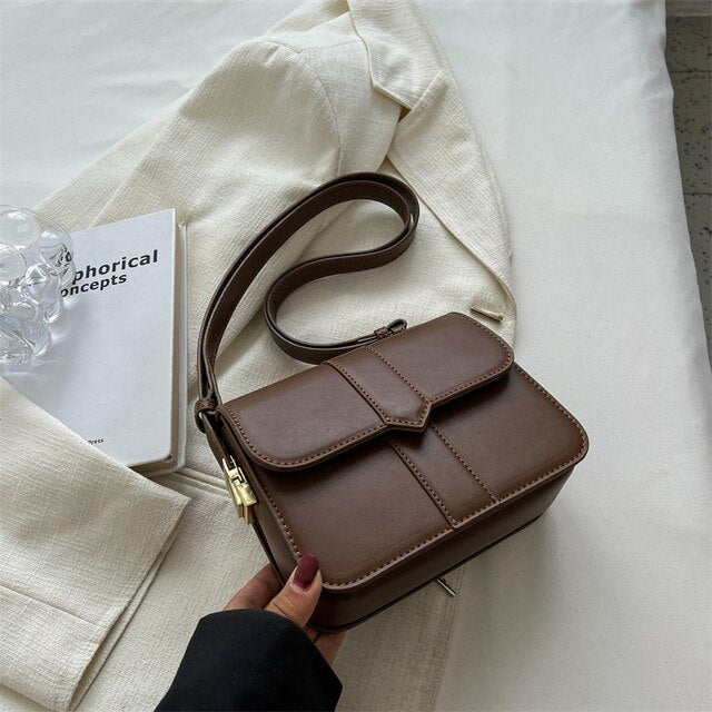 Fashion retro messenger bag ladies messenger bag casual small bag autumn and winter new shoulder mobile phone bag mini bag