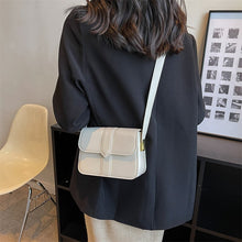 Load image into Gallery viewer, Fashion retro messenger bag ladies messenger bag casual small bag autumn and winter new shoulder mobile phone bag mini bag