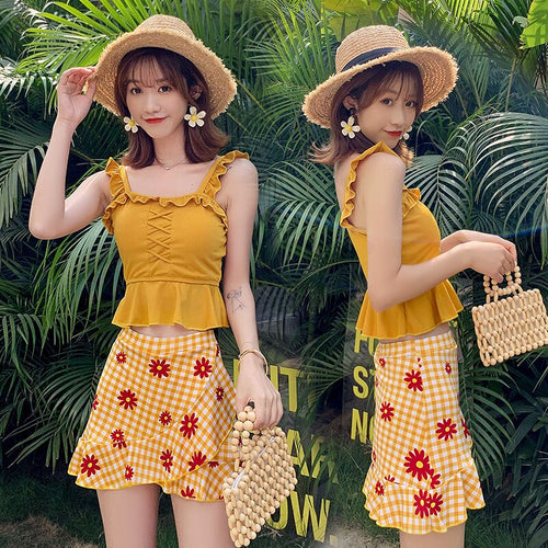 Ins Wind Split Female Sweet And Conservative Flat Skirt Two-piece Little Daisy Girl Student Swimsuit Bikini Suit