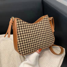 Load image into Gallery viewer, Inverno de lã pano sacos ombro para as mulheres moda crossbody saco 2022 hit simples bolsas luxo e bolsas feminino viagem totes