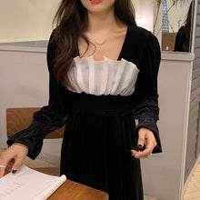 Load image into Gallery viewer, Korean Style Autumn New Elegant Velvet Dress for Women Square Collar Long Sleeve Slim Waist Robe Femme Simple Party Vestidos