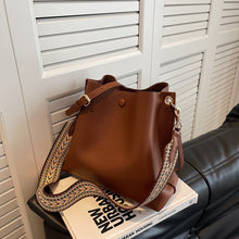 Load image into Gallery viewer, Ladies Simple Large Bags Fashion Casual Bucket Bags Solid Color Leather Ladies Bags Wide Straps Shoulder Bags Messenger Bags