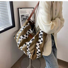 Load image into Gallery viewer, Large-capacity canvas bag 2021 new all-match western fashion one-shoulder tote bag