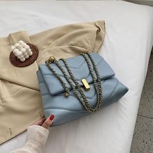 Load image into Gallery viewer, Luxury Designer Chains Crossbody Bags For Women  Fashion Diamond Lattice Shoulder Bags 2020New Soft Women Messenger Bags Totes