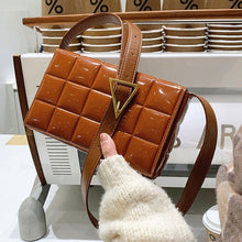 Load image into Gallery viewer, Luxury Women&#39;s Shoulder Bags Weave Leather Flap Bag For Women 2020 New Brand Designer Handbags Thick Chain Crossbody Bags Female
