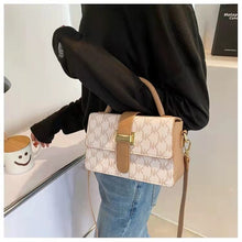 Load image into Gallery viewer, Luxury ladies high-quality western-style one-shoulder diagonal small square bag wallet