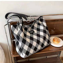 Load image into Gallery viewer, Luxury women&#39;s bag 2022 new wild high-end brand large-capacity western style one-shoulder tote bag