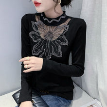Load image into Gallery viewer, New 2021 Autumn Winter Velvet Warm Women T-Shirt Fashion Long Sleeved Bottoming Shirt Stitching Hot Drilling Black Tops