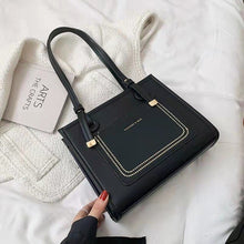 Load image into Gallery viewer, Pequeno feminino totes esfrega couro designer bolsa e bolsas para as mulheres 2021 retro tendências de luxo marca viagem simples