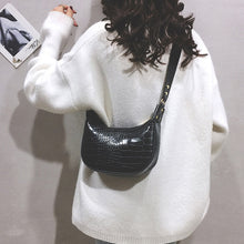 Load image into Gallery viewer, Retro Crocodile Pattern Crossbody Bags For Women 2020 Luxury Hobo Bags Women Bags Designer Saddle Bags Lady Purses And Handbags