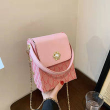 Load image into Gallery viewer, Retro caixa designer pequeno totes carta couro do plutônio sacos crossbody para as mulheres 2022 clássico feminino corrente bols
