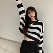 Load image into Gallery viewer, Short Striped Y2k Women Sweaters O neck Pullovers Knitted Jumpers Loose Sexy Sweet Students Streetwear Fashion Stylish Vintage