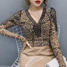 Load image into Gallery viewer, Women&#39;s T-shirts New 2021 Spring Long Sleeve Woman tshirts Fashion Sexy V-neck Hot Drilling Mujer Camisetas