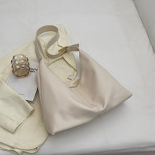 Load image into Gallery viewer, Women&#39;s shoulder bag Fashion big bag Daily shopping bag Casual solid leather women&#39;s bag Luxury designer bag