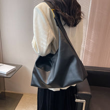 Load image into Gallery viewer, Women&#39;s shoulder bag Fashion big bag Daily shopping bag Casual solid leather women&#39;s bag Luxury designer bag